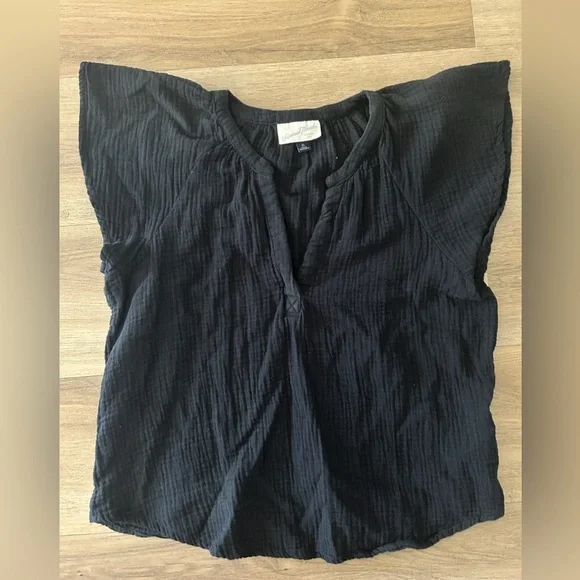 Universal Thread woman’s gauze, black blouse size extra small –EUC - Picture 5 of 6